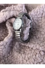 Goldon Vintage Style Spring-Loaded Women's Watch - Silver Tone Design - Image 3