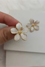 Mother of Pearl White 5-Petal Flower Gold Women's Earrings - Image 2