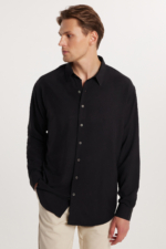 Tudors Men's Black Oversized Linen-Textured Relaxed Fit Long Sleeve Shirt - Image 2