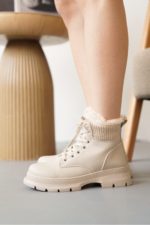 D0988 Women's Cold-Resistant Winter Boots - Nut Brown Fur-Lined Lace-Up Snow Booties - Image 4