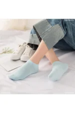 Women's 8-Pack Soft Colorful Sneaker Ankle Socks Set - Image 4